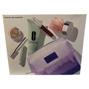 NIB Clinique Summer Day Essentials 7 Piece Kit